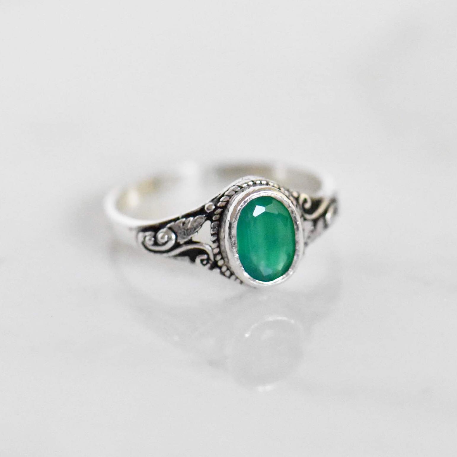 Sterling Silver Om Oval Cabochon Green Onyx Mens Yoga Ring 